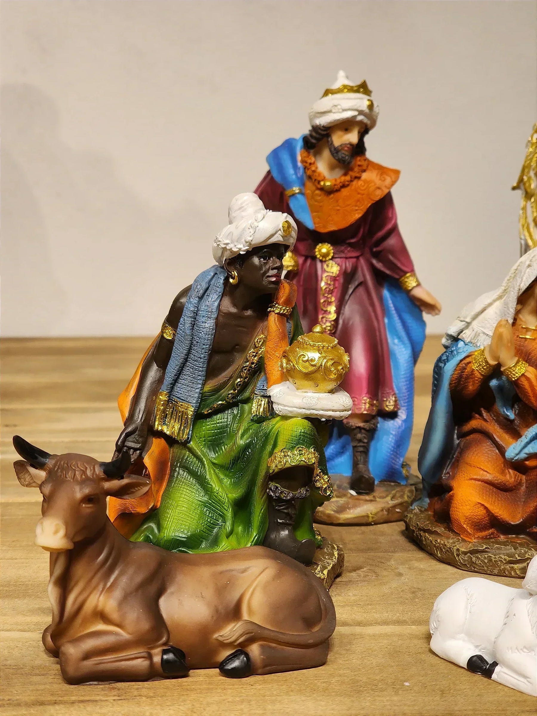 Presépio em Resina Colorido • 11 Peças • 18,5cm