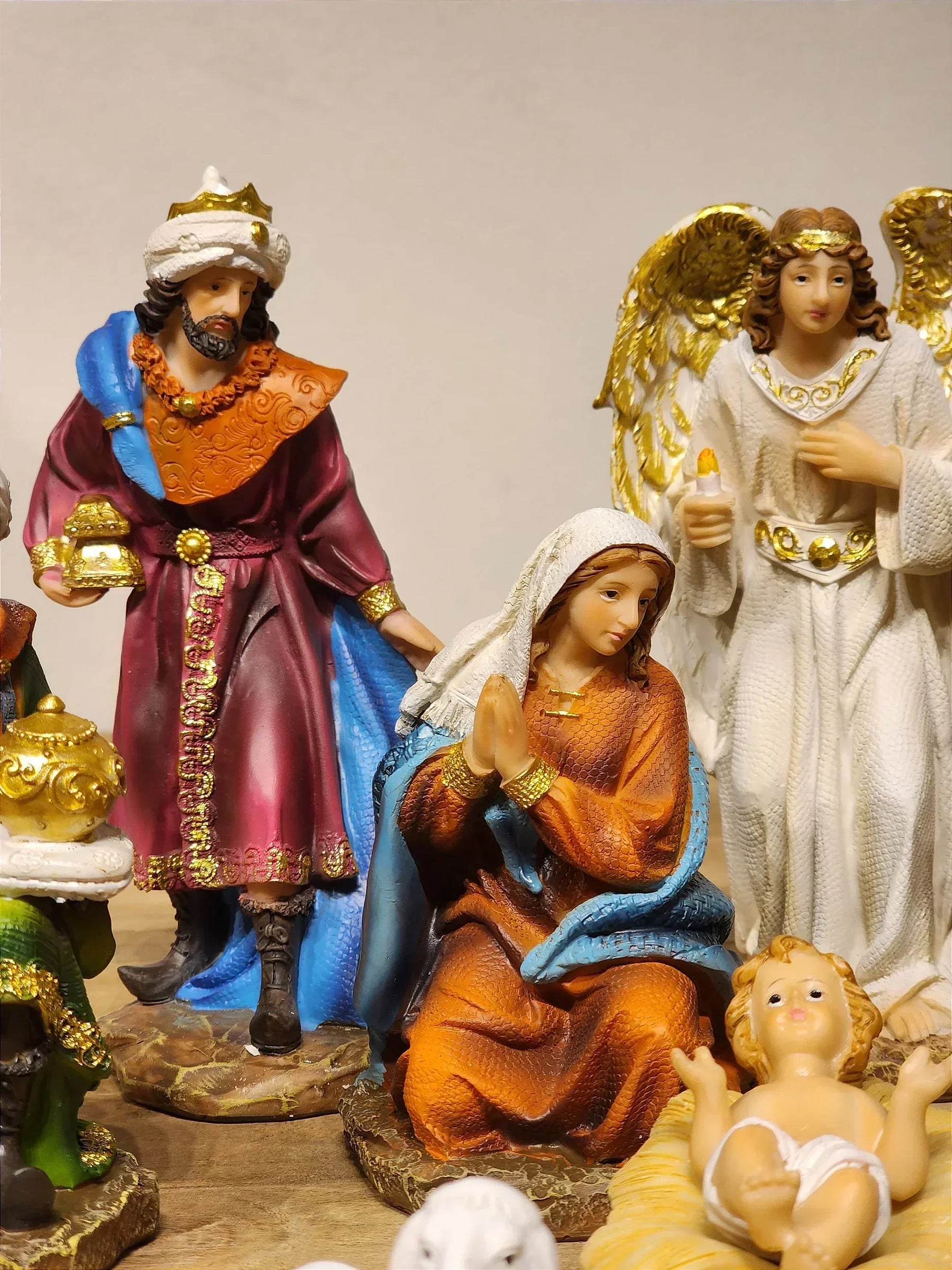 Presépio em Resina Colorido • 11 Peças • 18,5cm