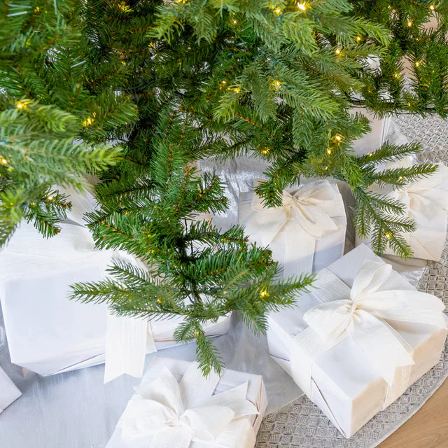 Árvore de Natal Pinheiro 1,80m de Altura - 900 Galhos - Micro LED