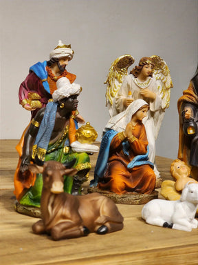 Presépio em Resina Colorido • 11 Peças • 18,5cm