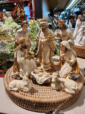 PRESÉPIO EM RESINA DOURADO 9 PÇS